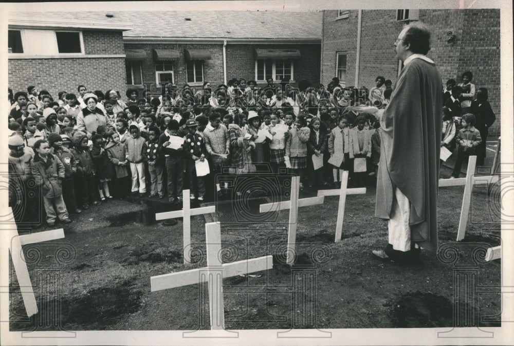 1981 Thomas Cimo Children Plant white Cross - Historic Images