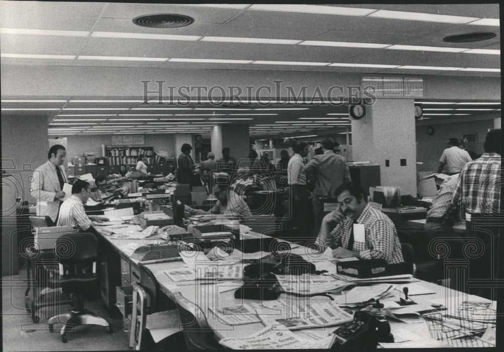1974 Employees Office Chicago Scott Schmidt - Historic Images