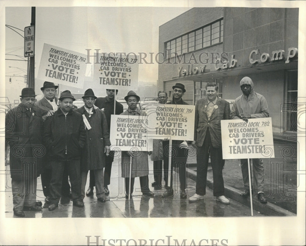 1965 Press Photo Campaigners Vote Union - Historic Images