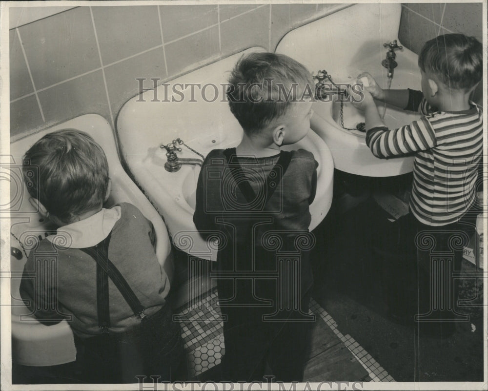  North Avenue day Nursery Plant Leave War - Historic Images