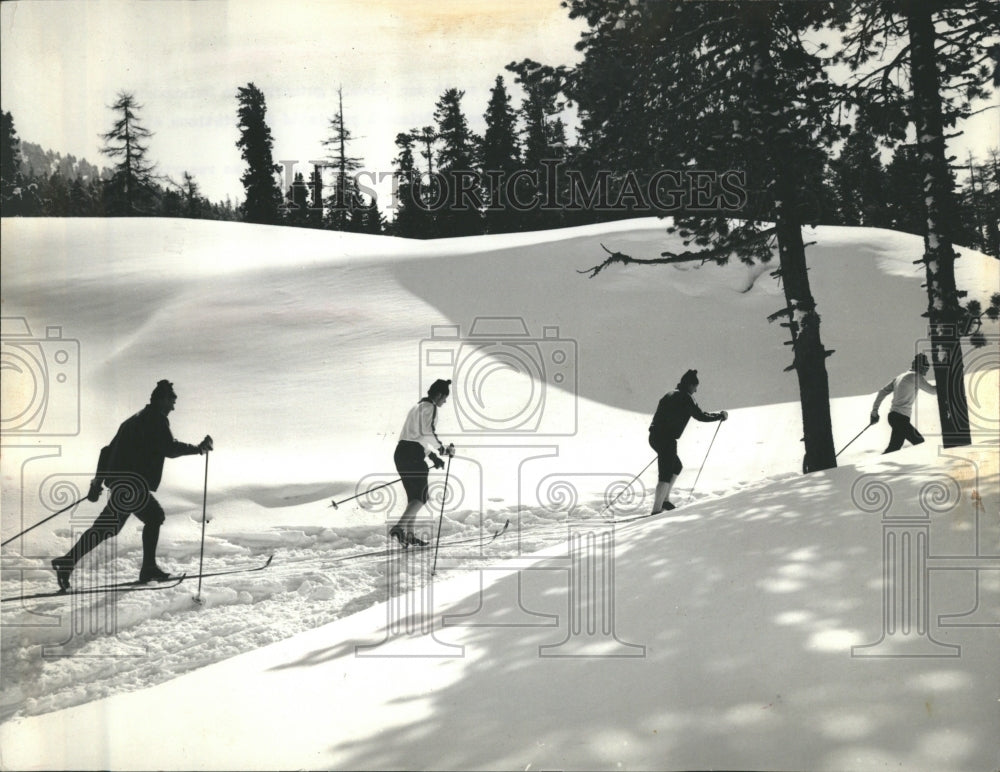 1986 Sowohl Des pistes de randonnees Ski Sa - Historic Images