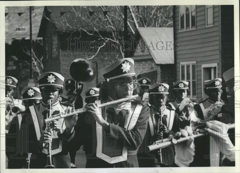 1981 Los Vecinos - Historic Images