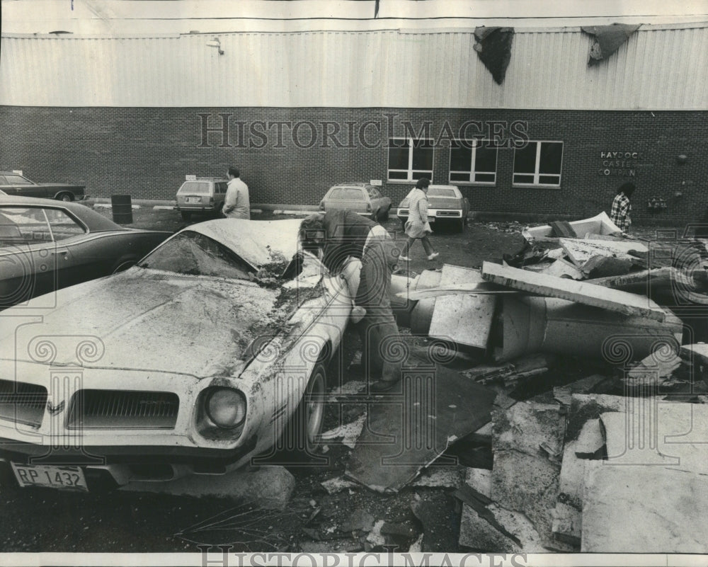 1976 Tornado suburb Chicago - Historic Images