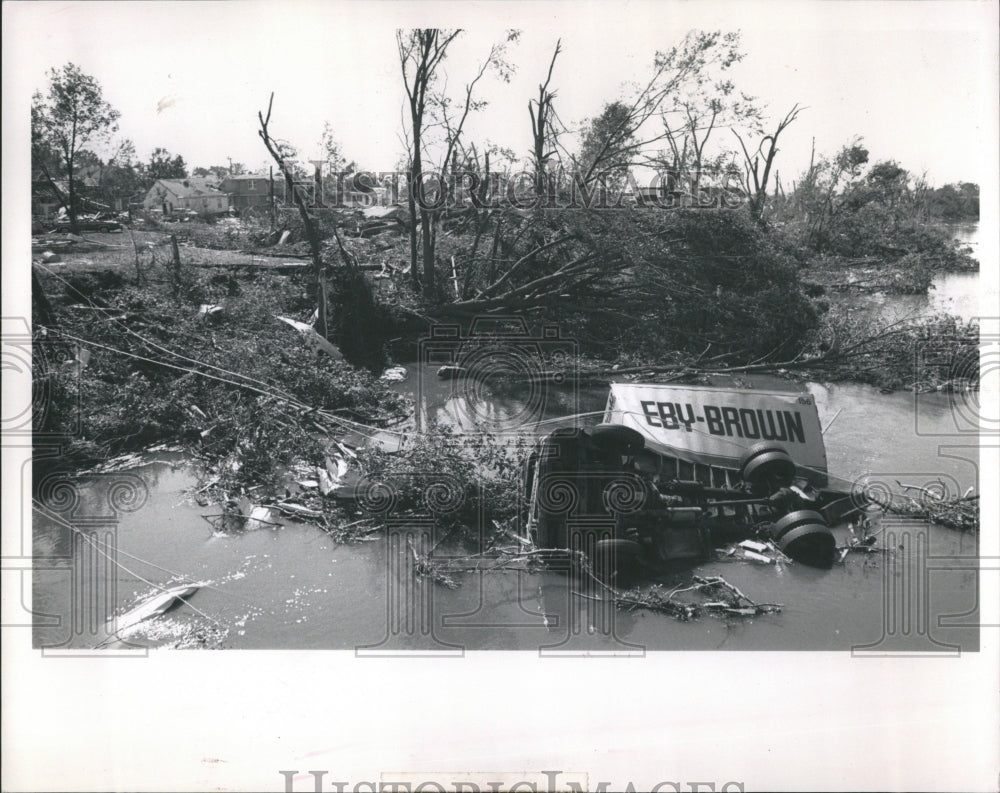 1990 Tornado Du Page River Plainfield - Historic Images