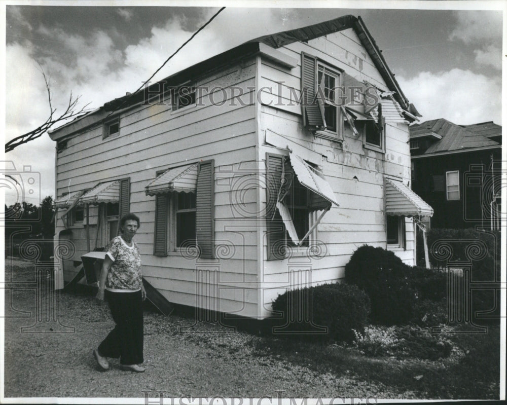 1990 Tornado Plainfield landmark house - Historic Images