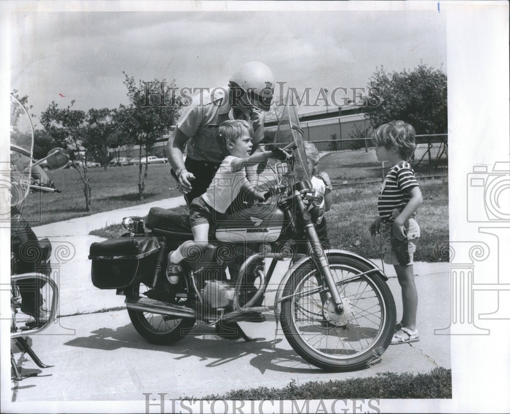 1974 James Spitz John Halloran Bike - Historic Images
