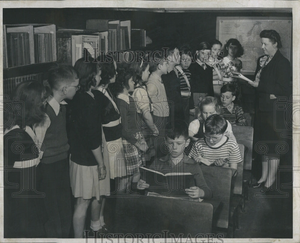 1947 Spelling Bee Wayne Derby School - Historic Images