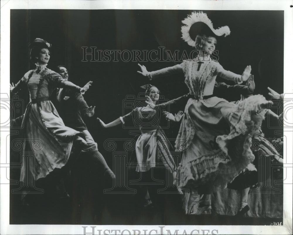 1987 The Joffrey Ballet &quot;A Wedding Bouquet&quot; - Historic Images