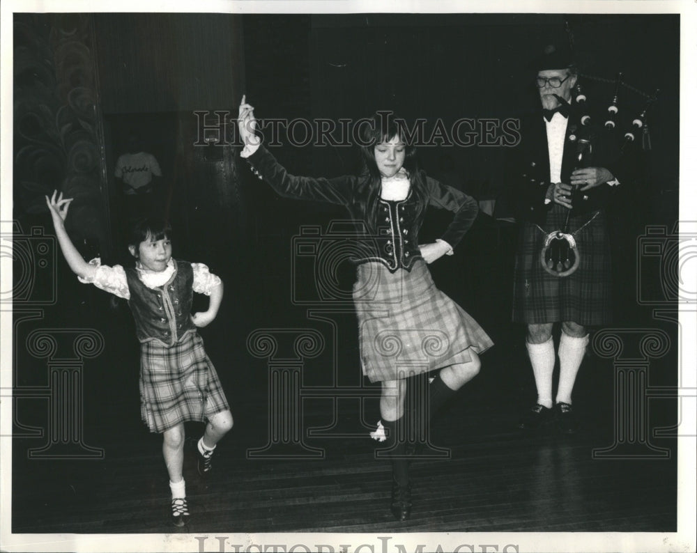  Scottish Cultural Society Scotland Bagpipe - Historic Images