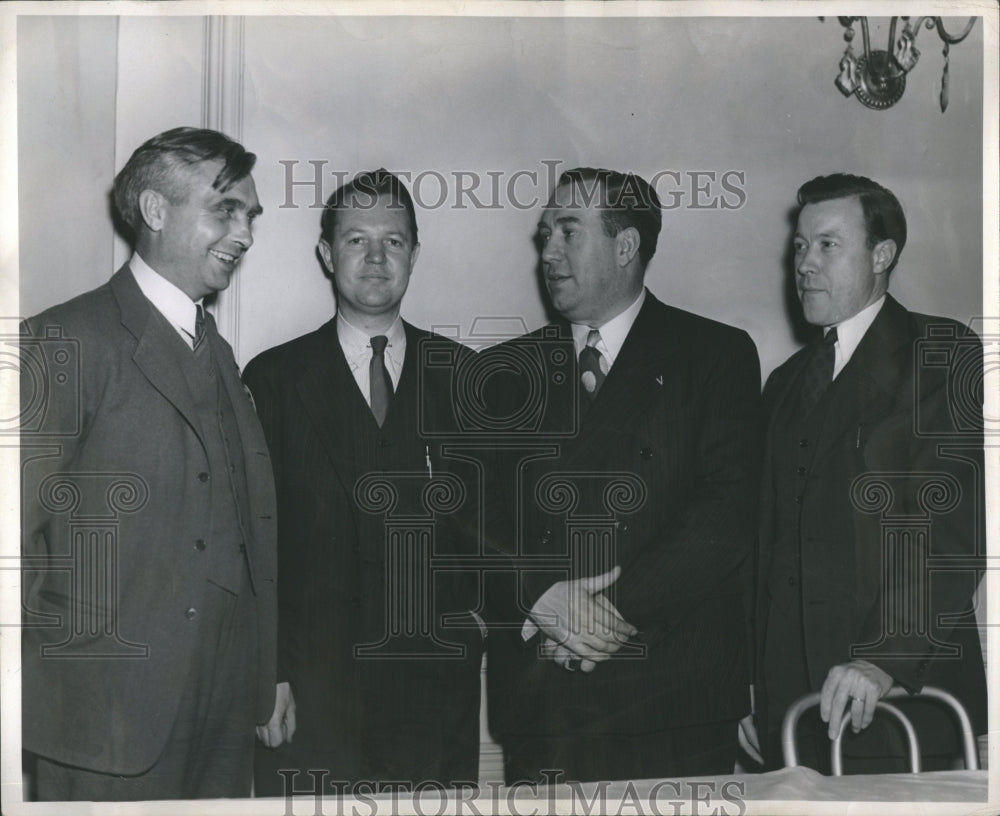 1943 Political Action Committee Politicians - Historic Images