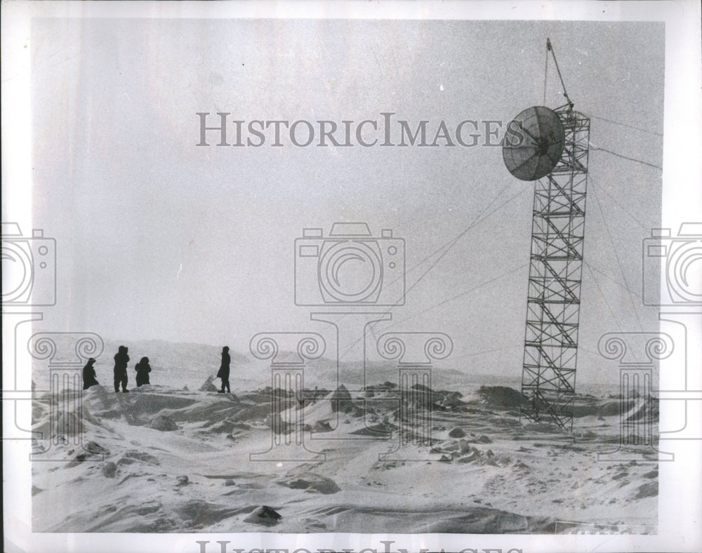 1956 Antenna for experimental radar - Historic Images