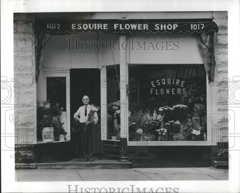  Chicago Esquire Flower Shop - Historic Images