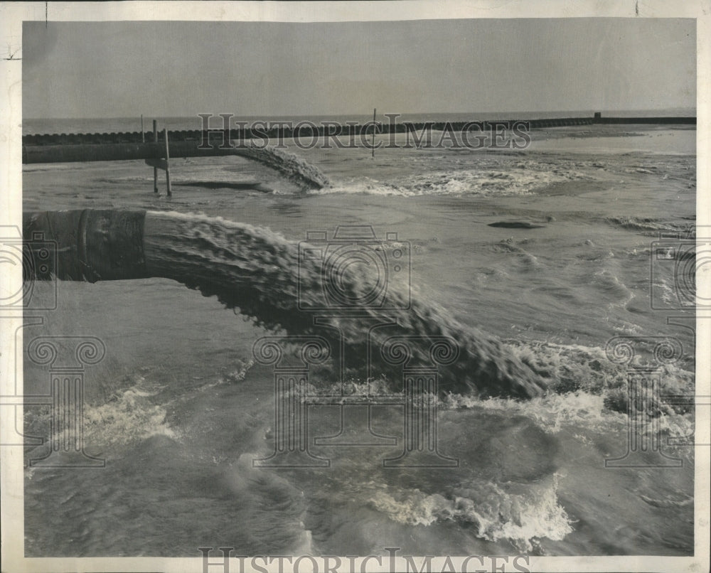 1948 Northerly Island Washing Sand Pipe - Historic Images