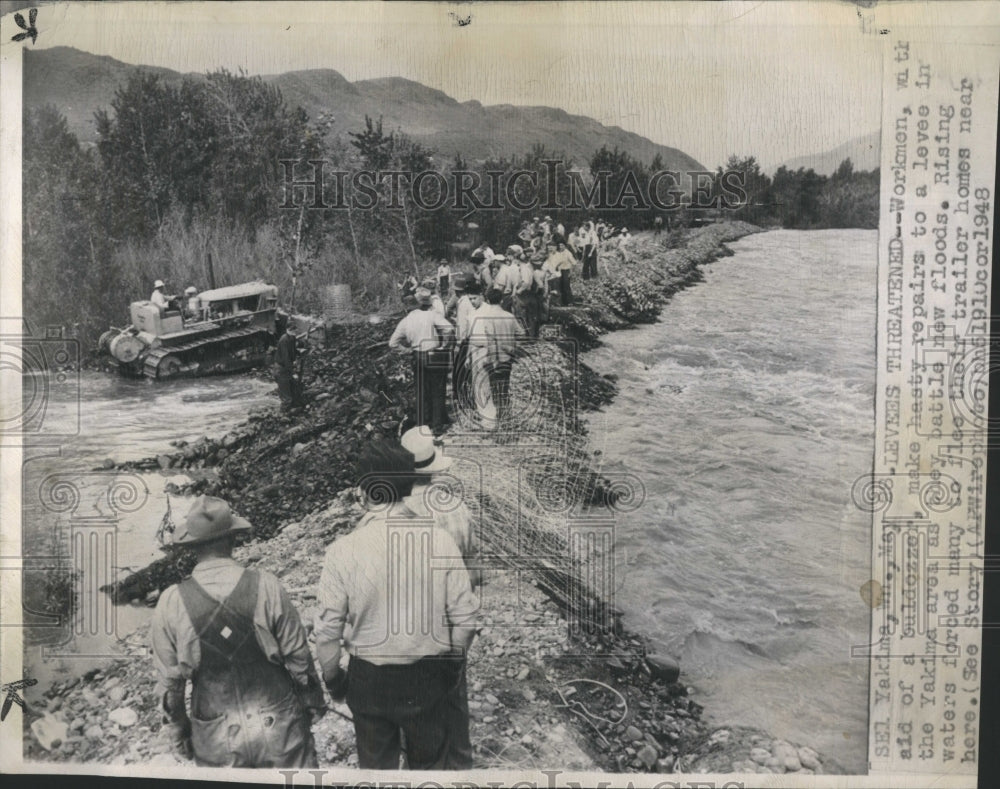 1948 Yakima Levee Flood Workmen Bulldozer - Historic Images