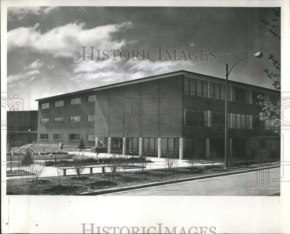 1968 Press Photo Northern Illinois University Watson Li - Historic Images