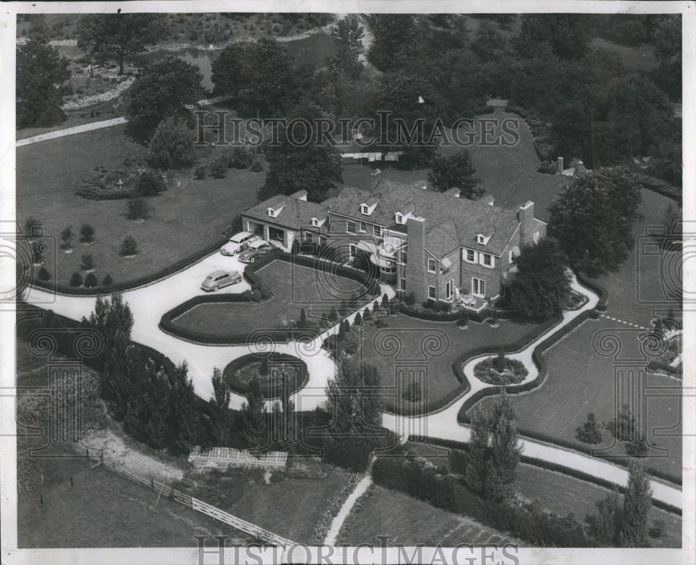 1952 The Charles Hall Estate - Historic Images