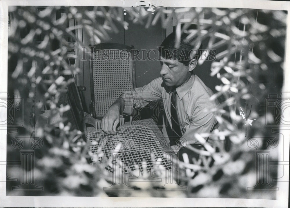1972 Cane Weaving Class Paul Hoofnagle - Historic Images