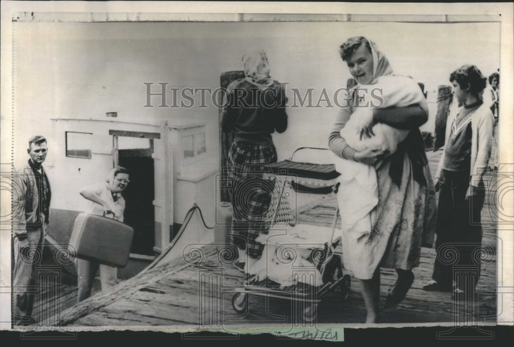 1961 Press Photo Hurricane Esther - Historic Images