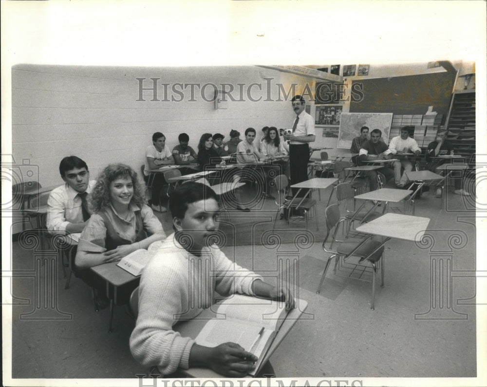 1987 Orland Park School Illinois - Historic Images