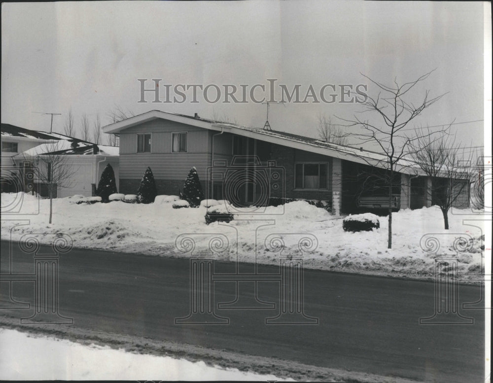 1964 Split Level homes west wood - Historic Images