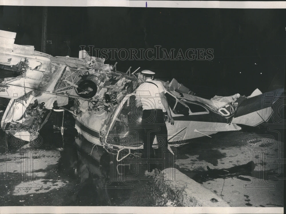 1976 Press Photo Airplane Crashes 1976 - Historic Images