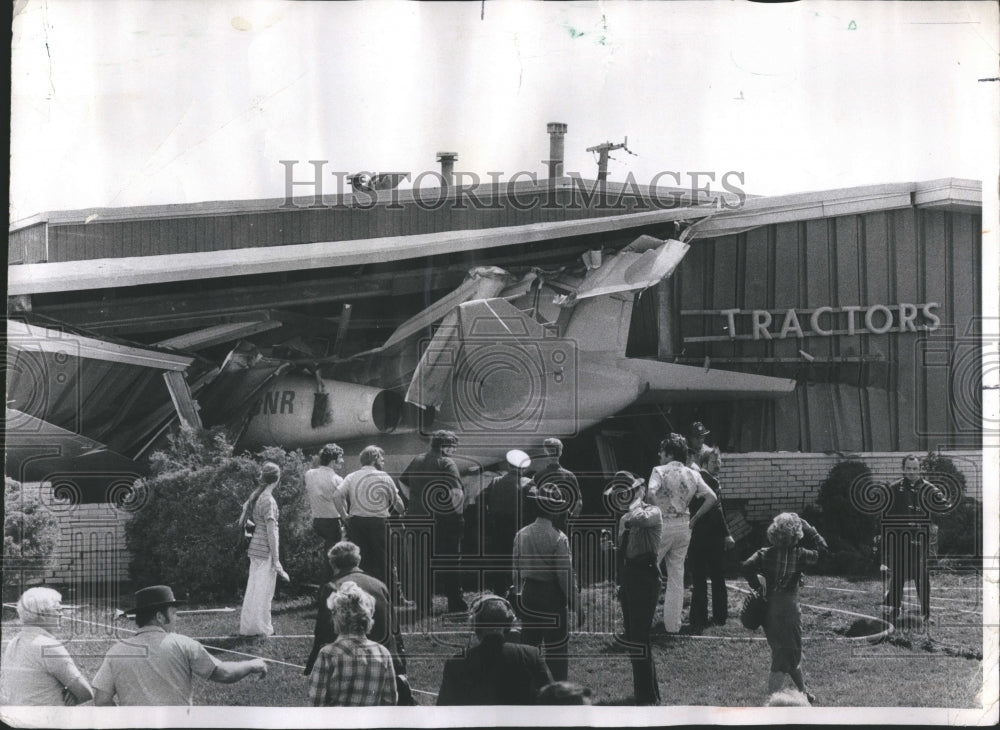 1977 Plane Crash Pal-Waukee Airport - Historic Images