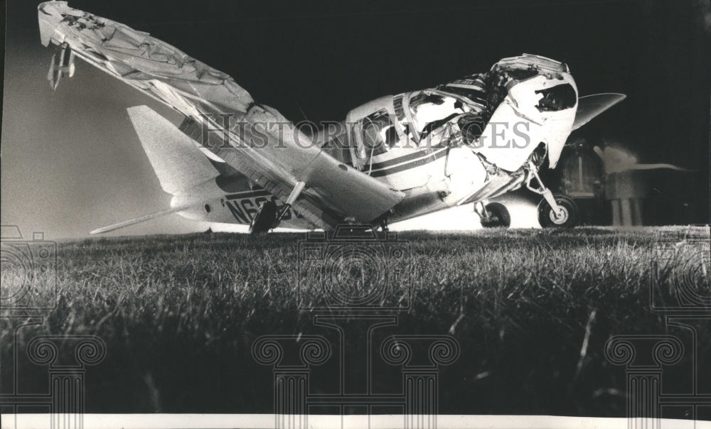 1977 Planes Hit at 50 Feet; 4 Hurt - Historic Images