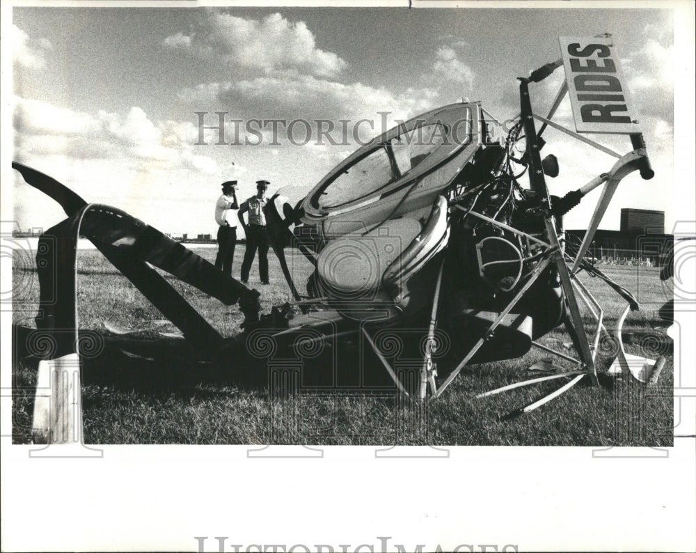 1977 Helicopter Crash Chicago Sightseeing - Historic Images