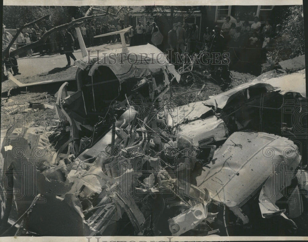 1973 Airplane Crashed-Historic Images