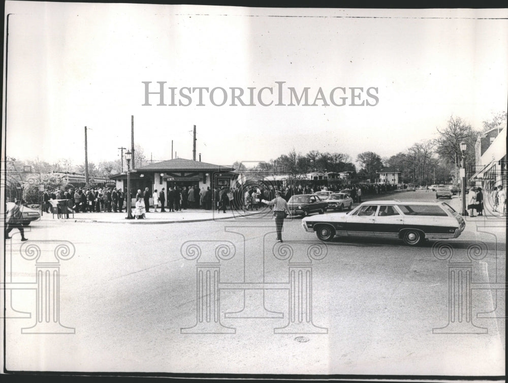 1971 Commuters Line Railroad Labor Strike - Historic Images