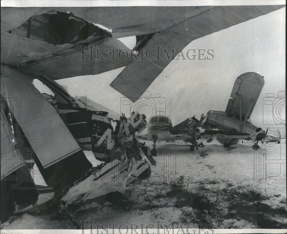 1976 Palwaukee Airport Crash Cessna 320 - Historic Images