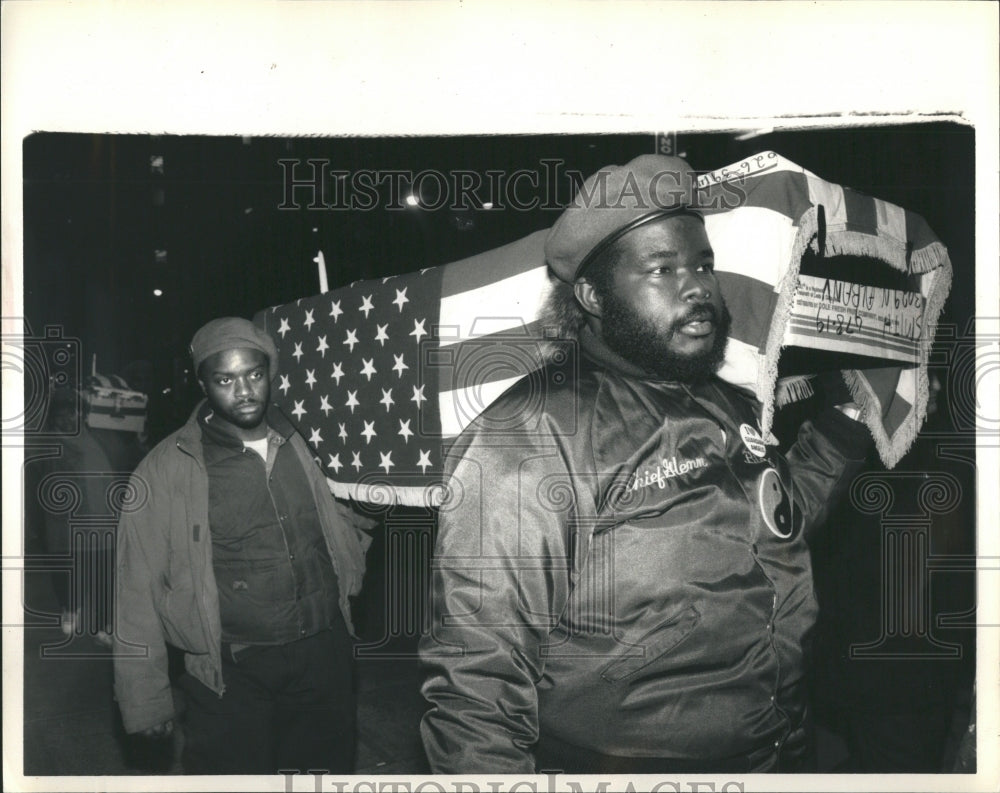 1987 The Guardian Angels remebers fallen - Historic Images