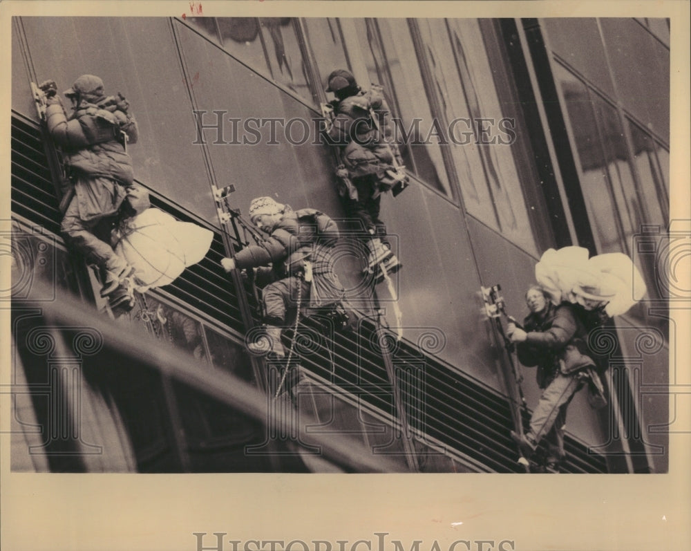 1992 Greenpeace Members Climb the Sears - Historic Images