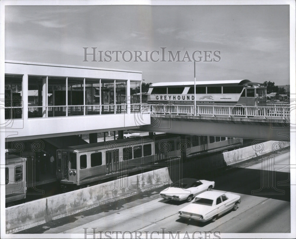 1969 Greyhound and Chicago Transit Authorit - Historic Images