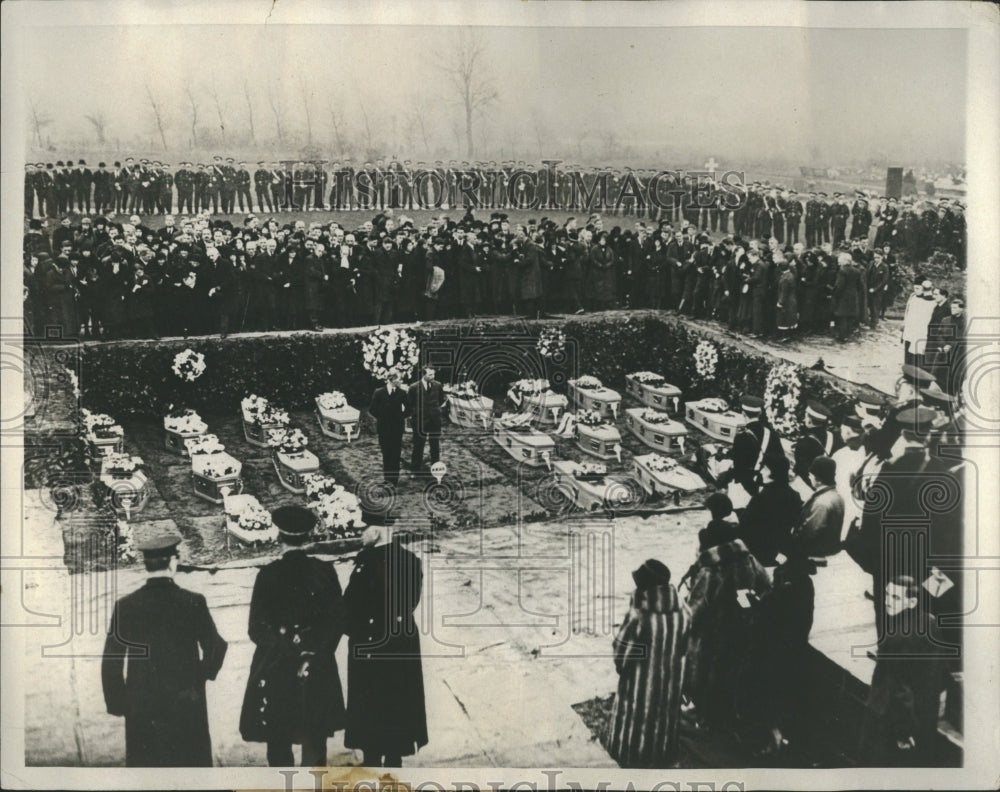Mass Grave Burial Site Funeral - Historic Images