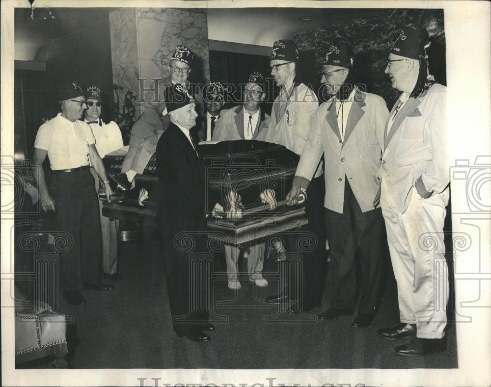 1963 Press Photo Shriners Salaam Temple Newark NJ - Historic Images
