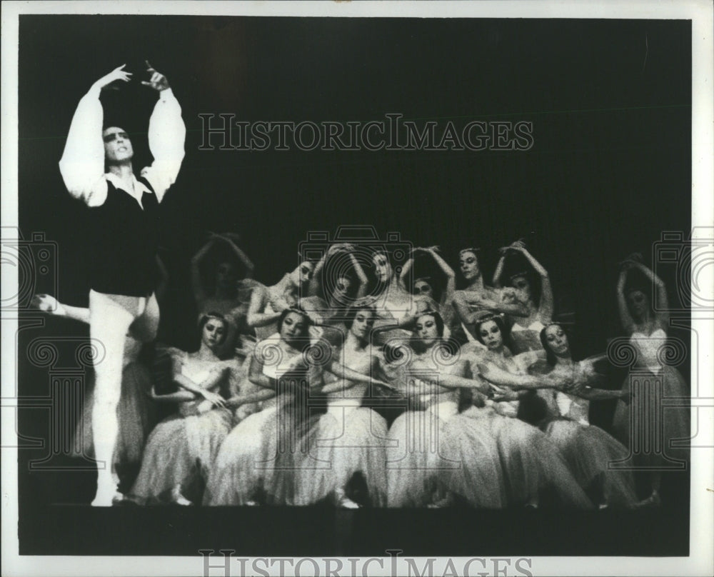 None Photo Ballet Companies - Historic Images