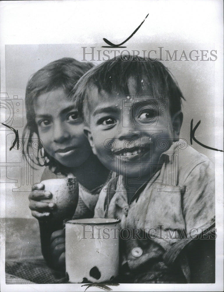 1956 Honduran Children Drinking Milk - Historic Images