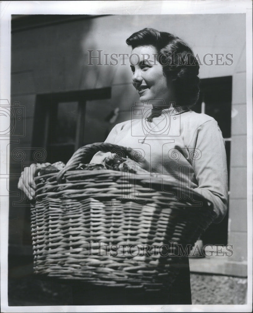 1950 Colleen Townsend Actress Basket - Historic Images