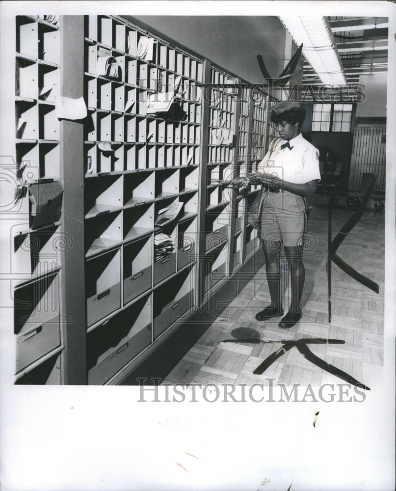 1974 Bevenly Williams Letter Carrier - Historic Images