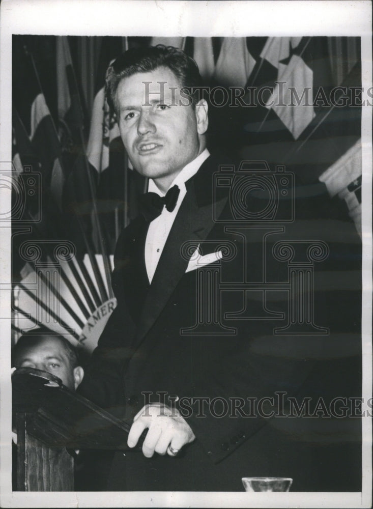 1940 Nelson Rockfeller Waldorf Astorla Hot - Historic Images