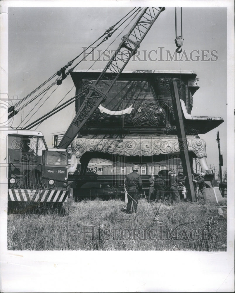 1965 Crane Ground Workers Bower - Historic Images