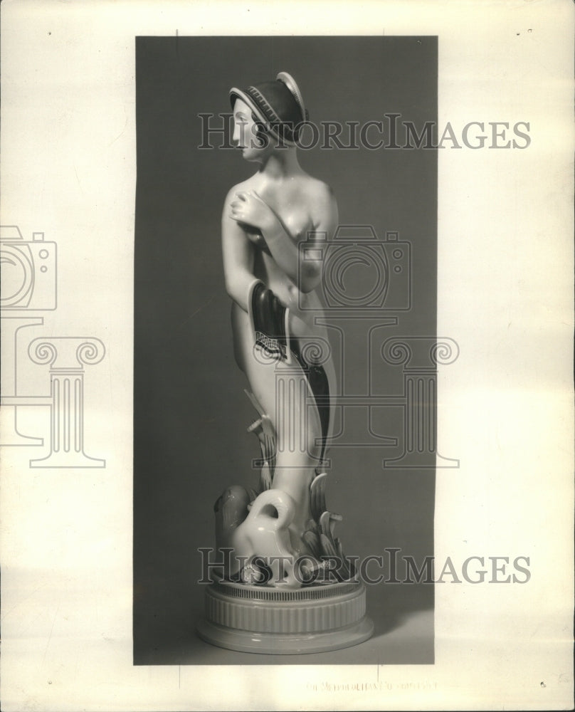 1929 Press Photo Susanne Porcelain - Historic Images