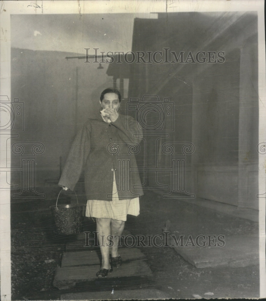 1949 Mrs. Evangeline Lach hold handkerchief - Historic Images