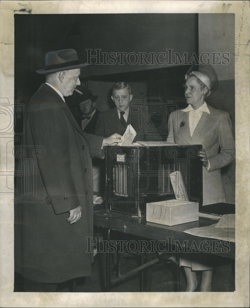 1950 Press Photo Jacob Jesky First Vote City Hall - Historic Images