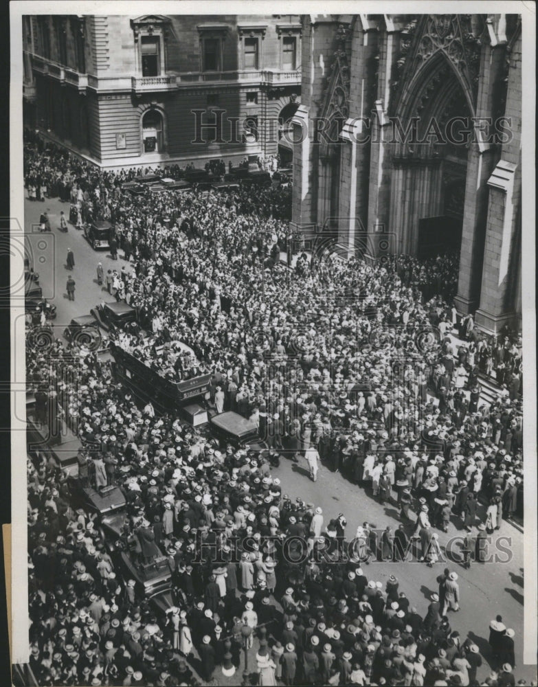 1934 St Patrick Cathedral 5th Avenue Easter  - Historic Images