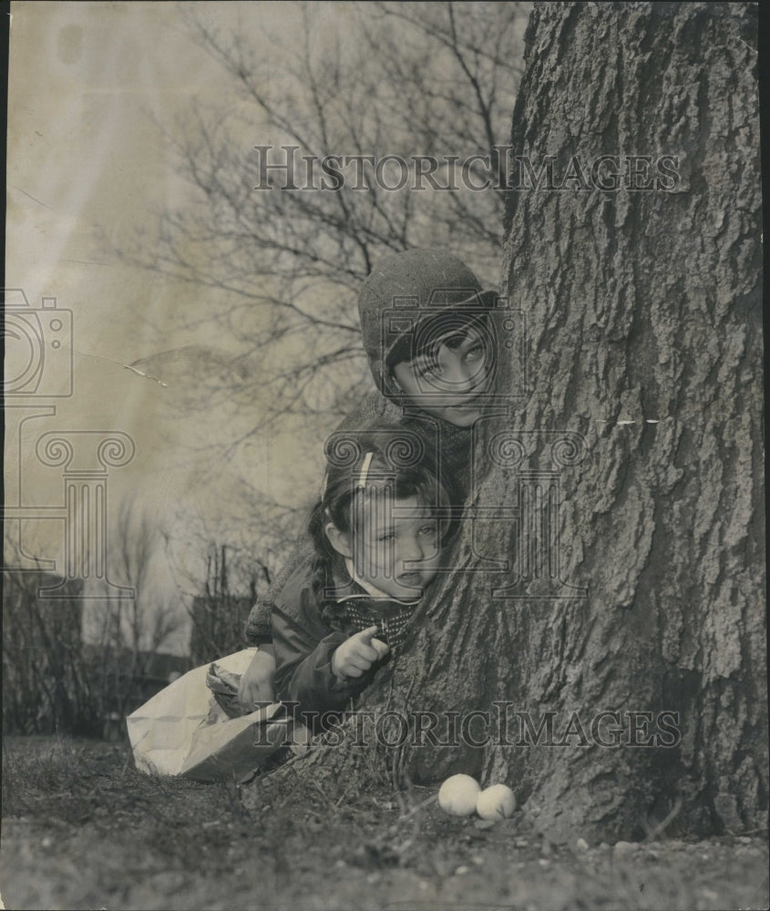 1962 Easter Egg Hunt - Historic Images