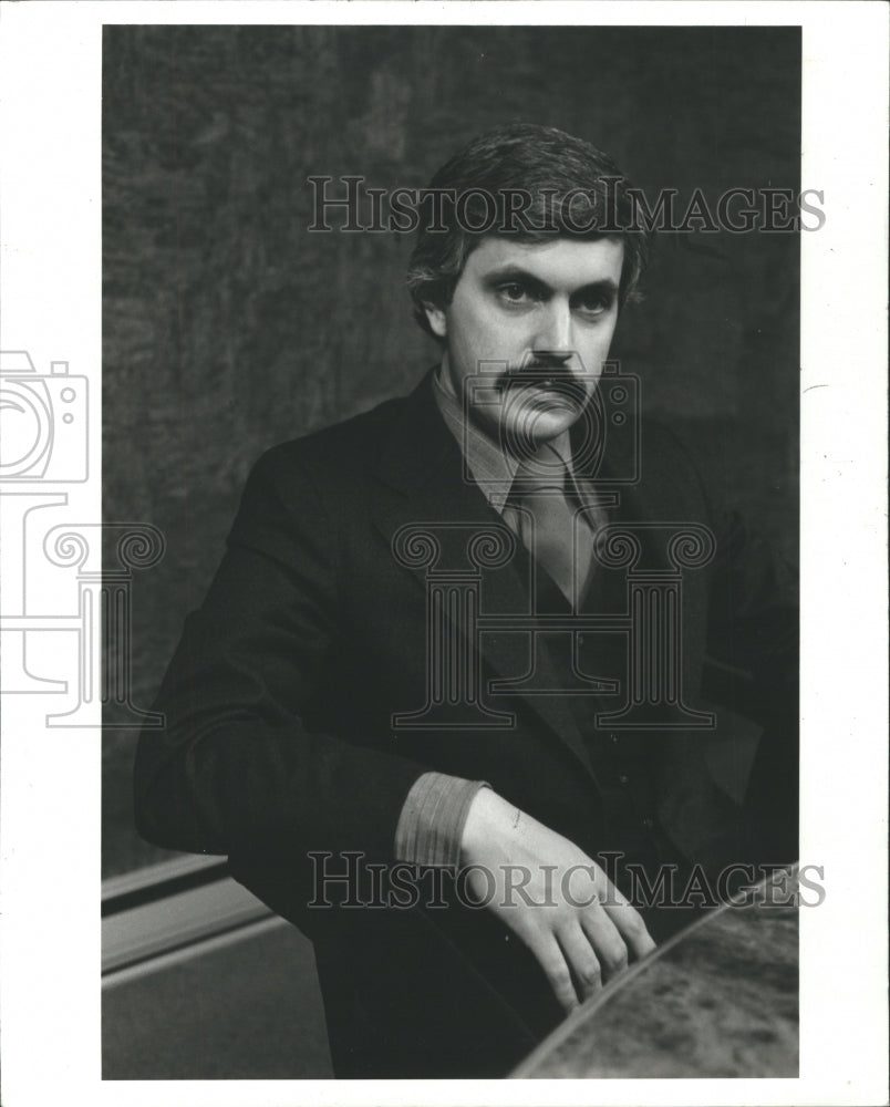 1979 William J. Hampton Writer Suit Pose - Historic Images