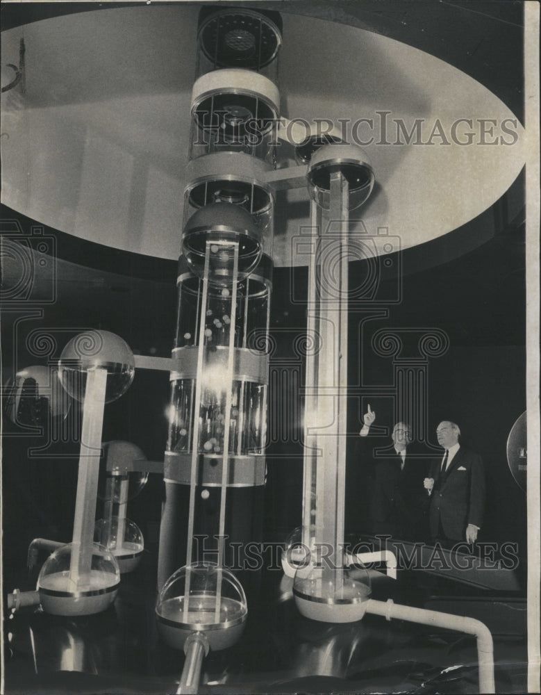 1968 Press Photo Museum Science Fractionating Tower - Historic Images