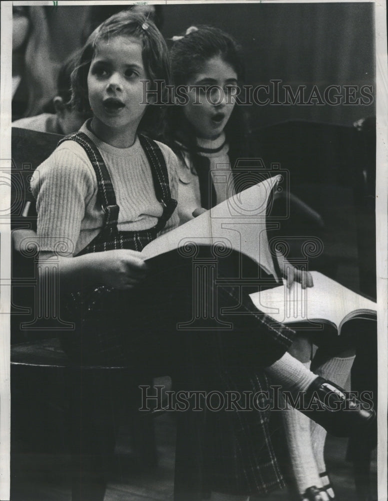1970 Old Town School Song Fests Children - Historic Images